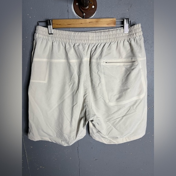 Outdoor Voices Orange Athletic Shorts Mid-Length Relaxed Fit size Large - Picture 2 of 7